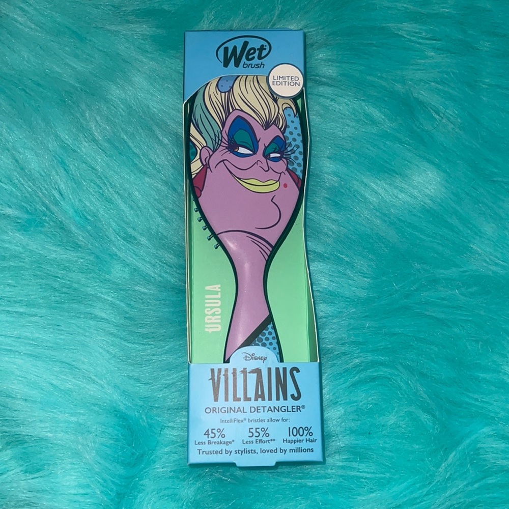 HTF! Limited edition Disney Villains Wet brush